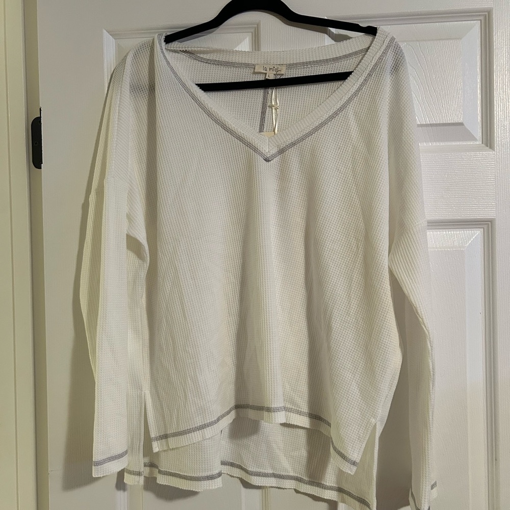 White V-Neck Long Sleeve Top